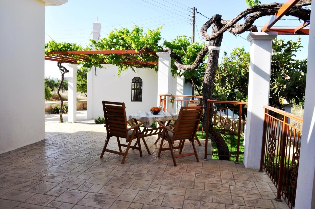 Anna 'S House - Garden Cottage In Kíssamos Exterior foto